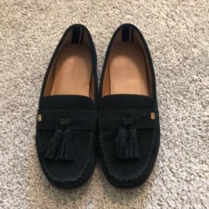 Tommy Hilfiger size 8 1/2 black leather loafers